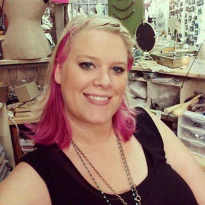 Profile Picture of Tiffany Tuttle (@tifftut) on Twitter