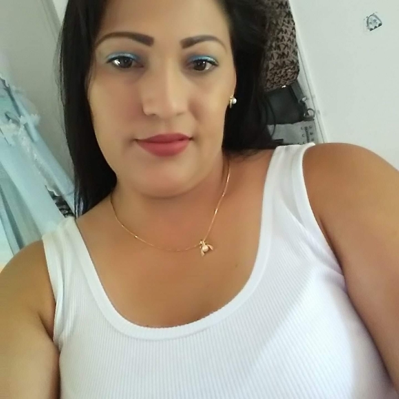 Profile Picture of Ramirez Yakelin (@ramirezyakelin) on Poshmark