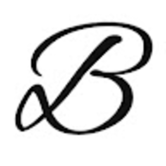 Profile Picture of Brianna Schrader (@briannaschra329) on Poshmark