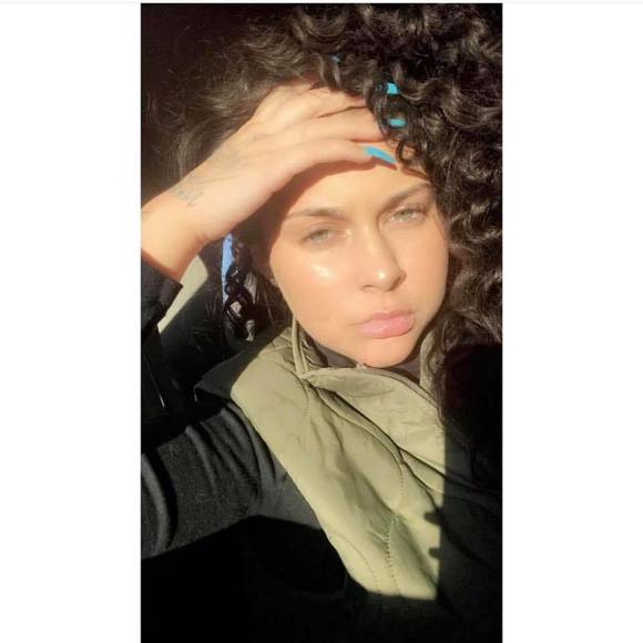 Profile Picture of Savannah Hobbs (@savannahopal) on Poshmark