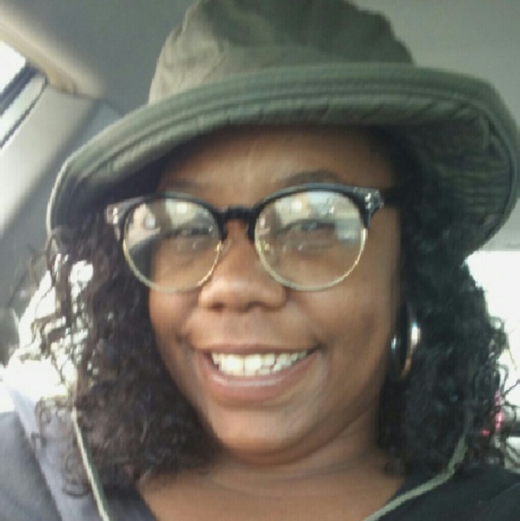 Profile Picture of Dominique Haynes (@mzhaynes08) on Poshmark