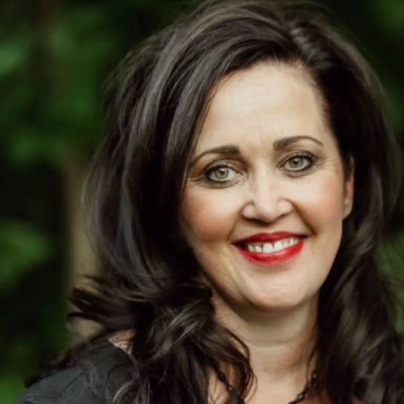 Profile Picture of Tami Grant (@tamitgrant) on Poshmark