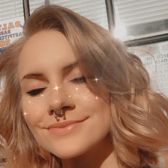 Profile Picture of Keili Repult (@keilijr12) on Poshmark