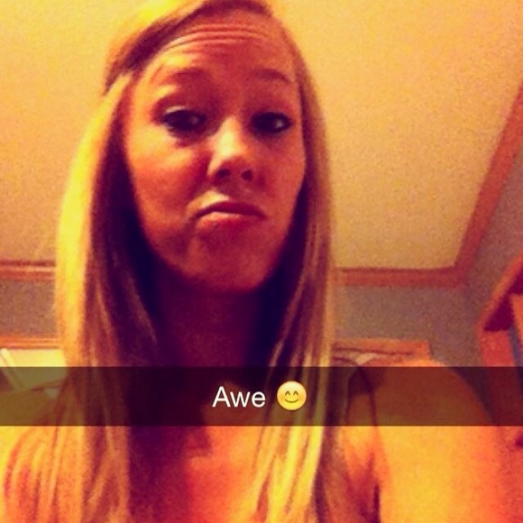 Katie Schoenberger - Poshmark Profile Picture of Katie Schoenberger (@katiee05012012) on Poshmark