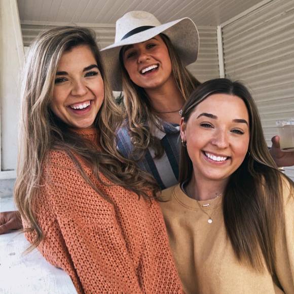 Profile Picture of Erin Malcom (@erin_malcom) on Poshmark