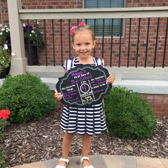 Profile Picture of Jacqueline Dawson (@friends4family) on Poshmark