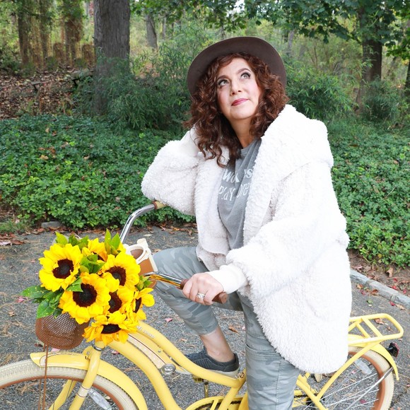 Profile Picture of Jeri Freeman (@pequapanache) on Poshmark