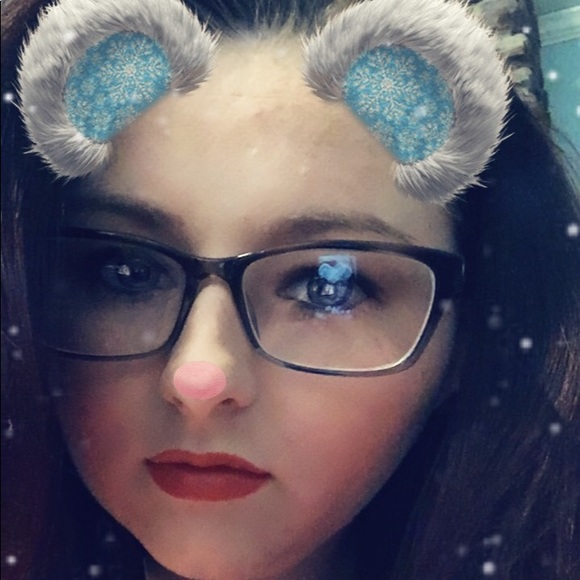 Profile Picture of Chanda Wilson (@chandawilson) on Poshmark