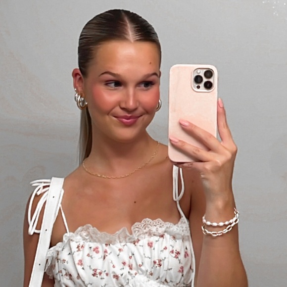 Profile Picture of Brooke Wyatt (@povbrookewyatt) on Poshmark
