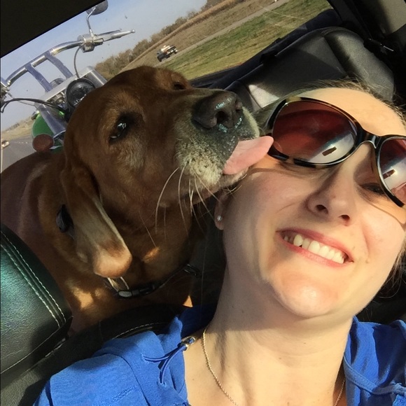 Profile Picture of Cathy Janning (@cathyj98) on Poshmark