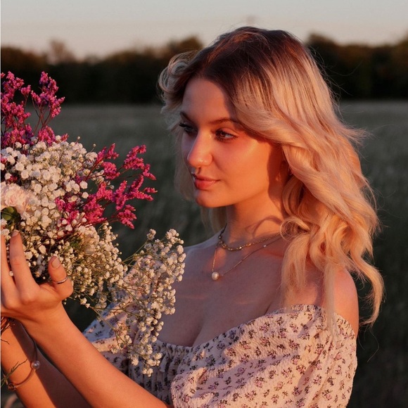 Profile Picture of Kennedy Baird-thomas (@kennedybaird750) on Poshmark