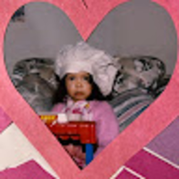 Profile Picture of Valerie Charnetski (@vchar222) on Poshmark