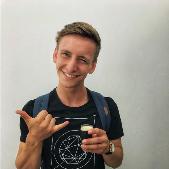 Profile Picture of Adam Morris (@adammorris472) on Poshmark