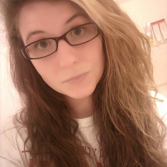 Profile Picture of Jordan Posey (@aynzleysmom) on Poshmark