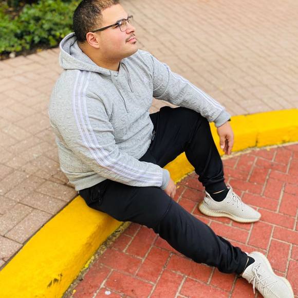 Profile Picture of Andrew Baez (@bigmann201) on Poshmark