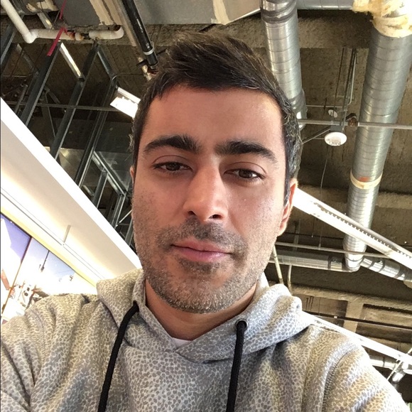 Profile Picture of Sasan Norouzi (@sarez666) on Poshmark