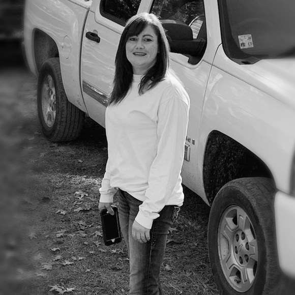 Profile Picture of Miranda Roark (@mirandaroark485) on Poshmark