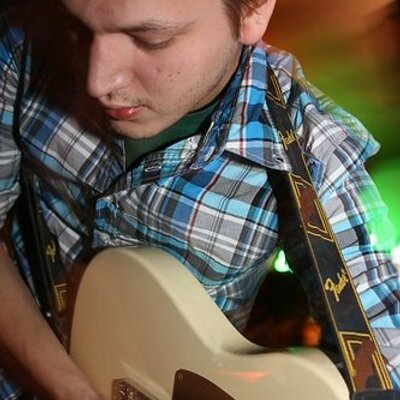 Profile Picture of Bryan Abby (@squintessential) on Twitter