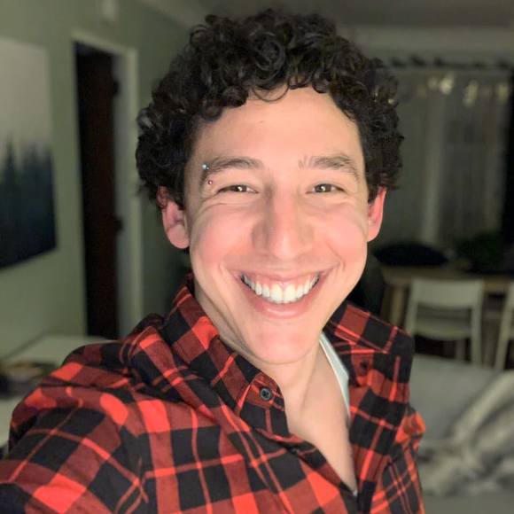 Profile Picture of Daniel Goldschmidt (@danielgo88) on Poshmark