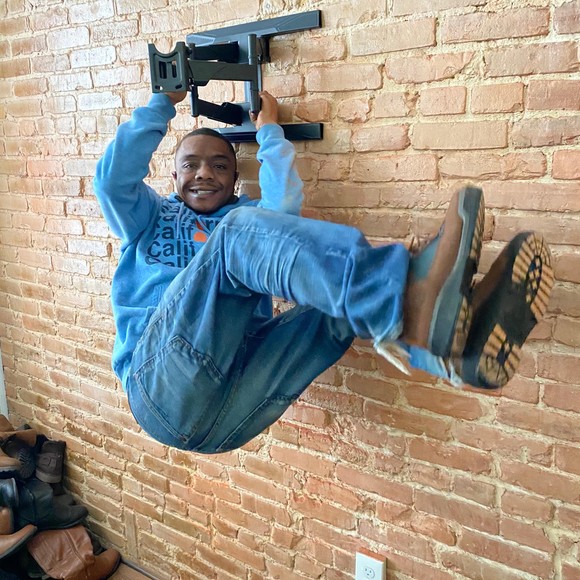 Profile Picture of Corey Jones (@coreylj728) on Poshmark