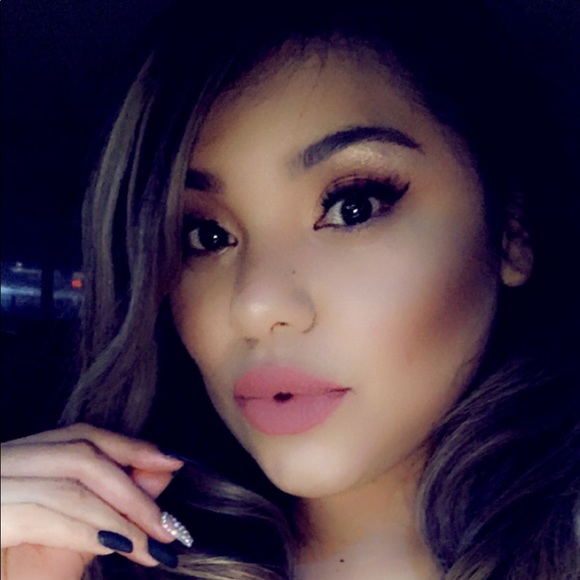 Profile Picture of Danica Miramontes (@danicamiramonte) on Poshmark