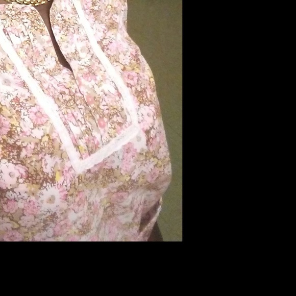 Profile Picture of Meesh Telfair (@mtelfair25) on Poshmark