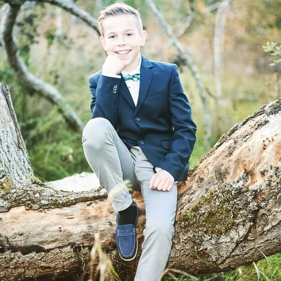 Profile Picture of Louis Kobets (@louiskobets) on Poshmark