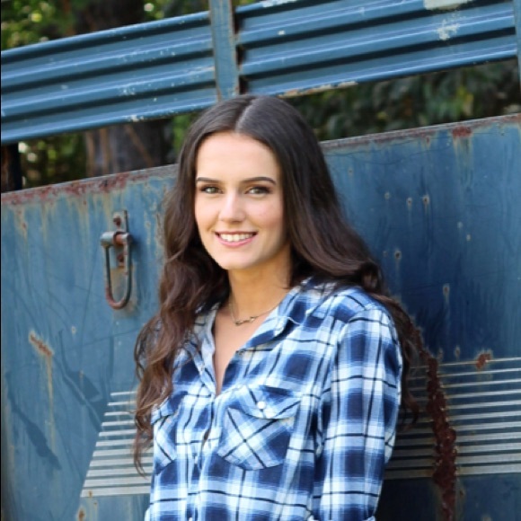 Profile Picture of Bailey Hatcher (@bailey_jade1) on Poshmark