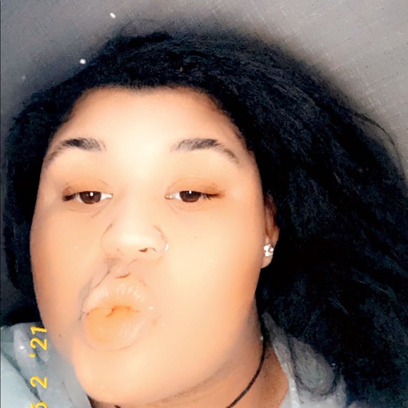 Alexus Copney - Poshmark Profile Picture of Alexus Copney (@a_copney) on Poshmark