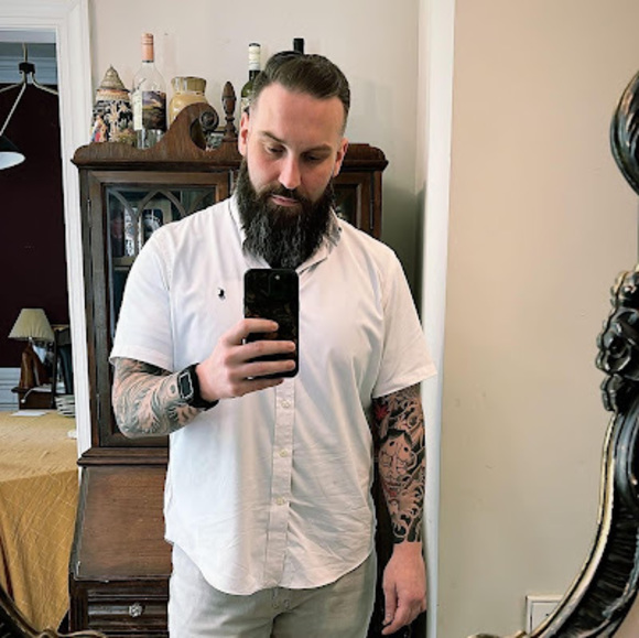 Profile Picture of Matthew Thornton (@mattseanthorn) on Poshmark
