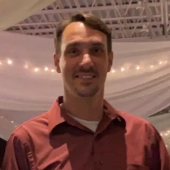 Profile Picture of Eric Kisner (@erickisner) on Poshmark