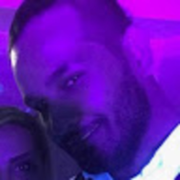 Profile Picture of Amir Moradi (@ravanpuyan) on Poshmark