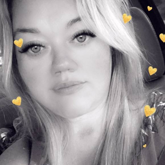 Profile Picture of Stacy Kaczor (@stacy_0973) on Poshmark