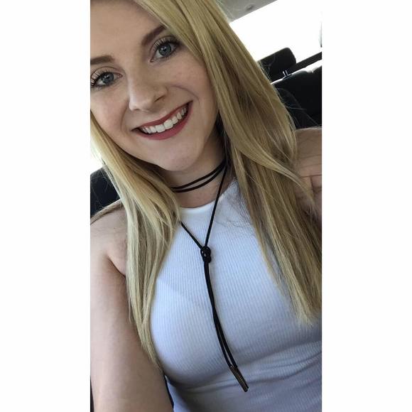Profile Picture of Kendyl Evitt (@kevitt) on Poshmark