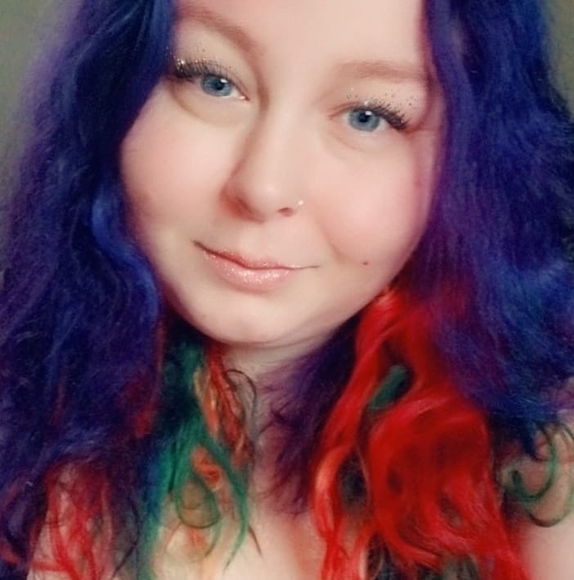 Alexzia Martin - Poshmark Profile Picture of Alexzia Martin (@deviouslylovely) on Poshmark