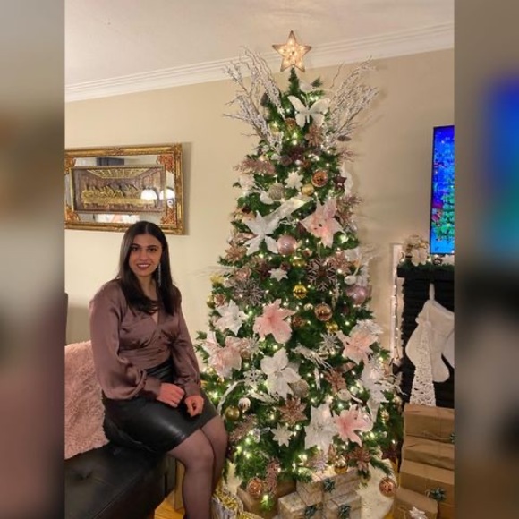 Profile Picture of Odeet Amer (@odeetamer) on Poshmark