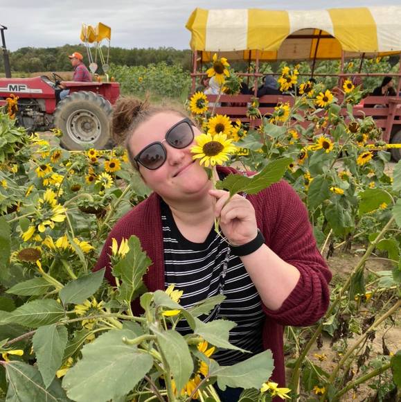 Taylor Pankiewicz - Poshmark Profile Picture of Taylor Pankiewicz (@taylorwicz) on Poshmark