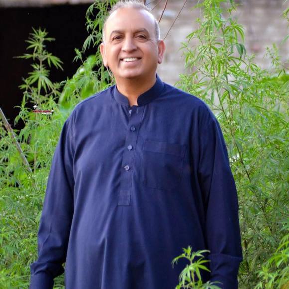 Profile Picture of Mumtaz Illahi (@mumtazillahi) on Poshmark