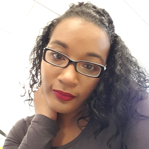 Profile Picture of Sonja Mckenzie (@sony365) on Poshmark