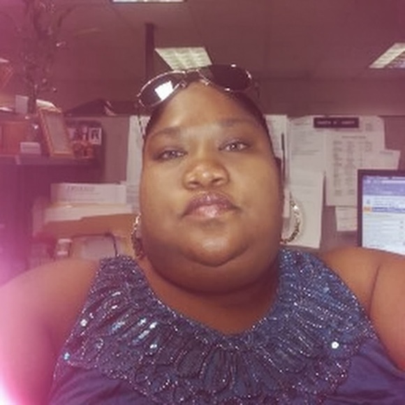 Profile Picture of Sandra St hubert (@sandrasthubert) on Poshmark