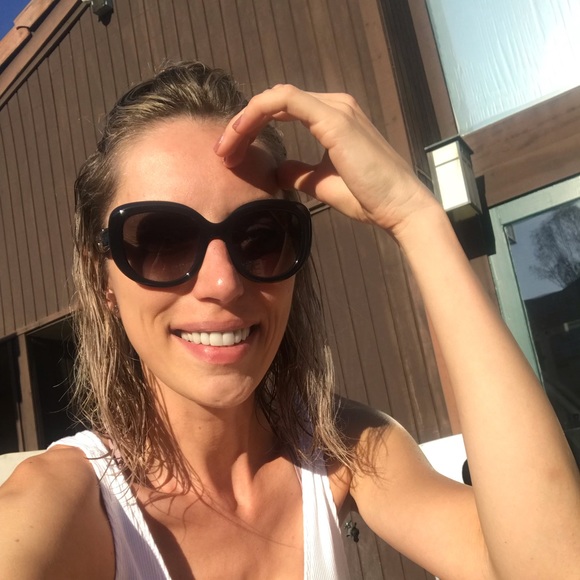 Profile Picture of Yuliya Krasavina (@yuliyakc11) on Poshmark