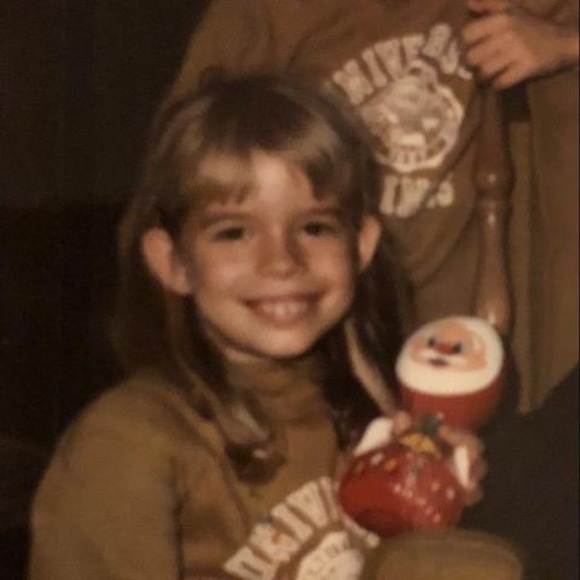 Profile Picture of Debi Martone (@debimartone) on Poshmark