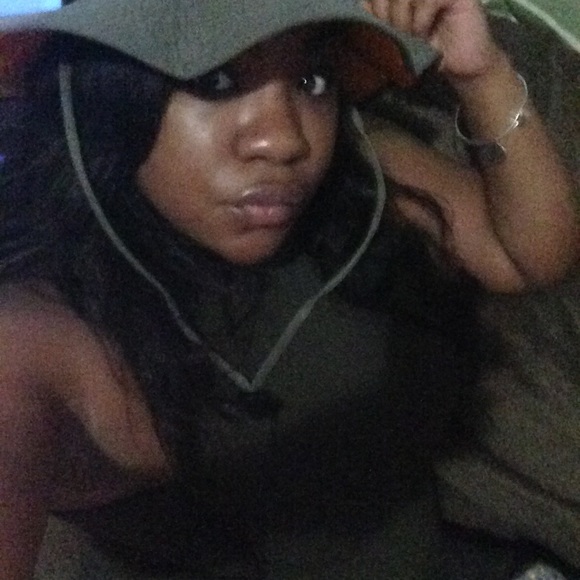 Profile Picture of Brianna Nedd (@bnedd336) on Poshmark