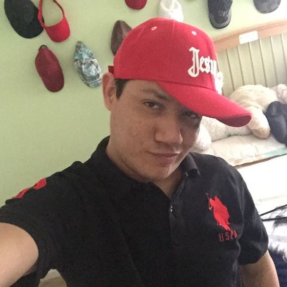 Profile Picture of Roberto carlos Renderos (@renderos7919) on Poshmark