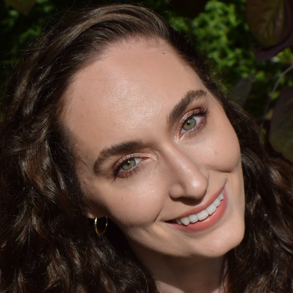 Profile Picture of Pauline Muscat (@paulineemuscat) on Poshmark