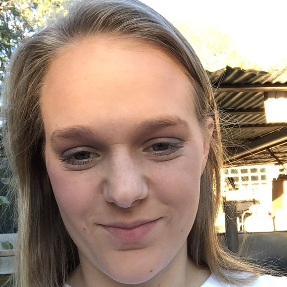 Profile Picture of Kasie Boyd (@kasie_boyd) on Poshmark