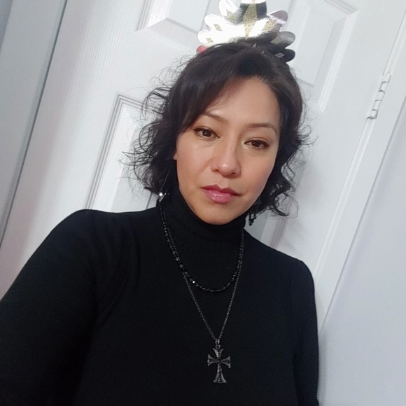 Profile Picture of Cathy Alvarez-rodriguez (@cathyalv) on Poshmark