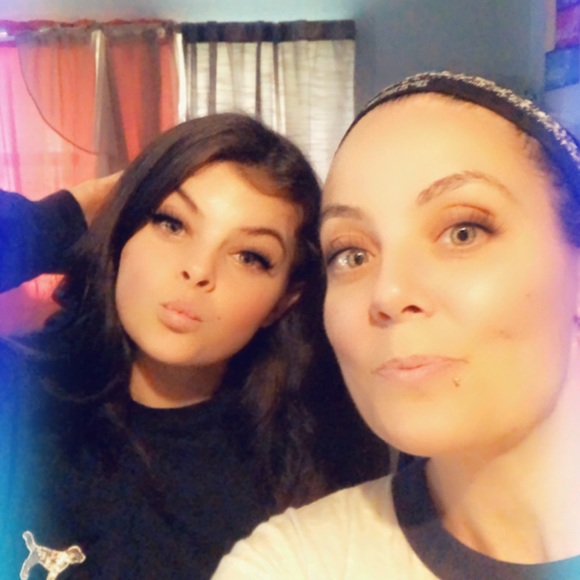 Profile Picture of Brandi Ebersberger (@bebersberger) on Poshmark