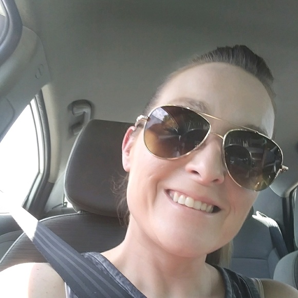 Profile Picture of Audrey Thomas (@aaudrey0921) on Poshmark