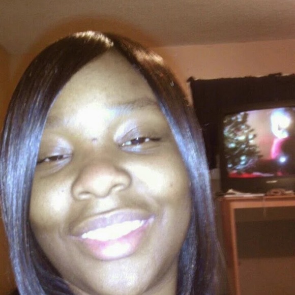 Profile Picture of Denara Frieson (@denarafrieson) on Poshmark